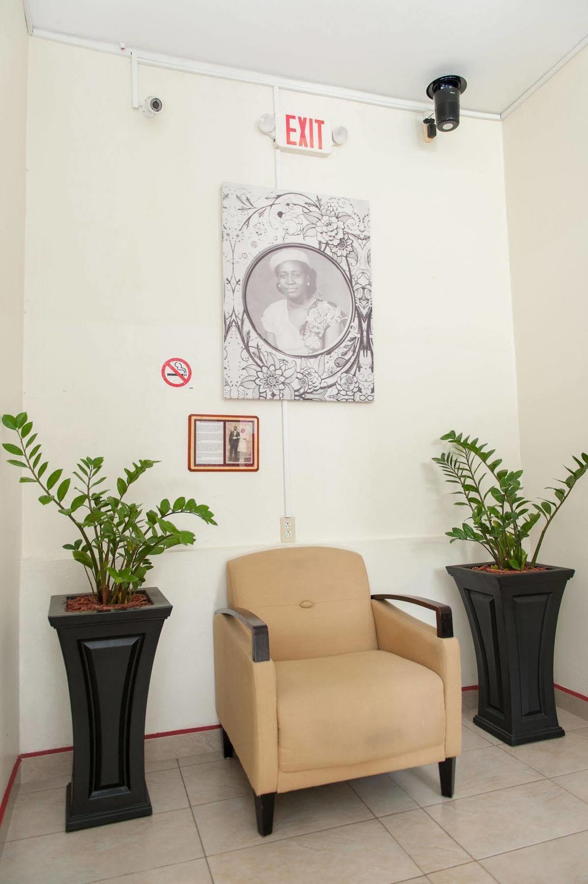 Alicia'S Inn ฟิลิปส์เบิร์ก ภายนอก รูปภาพ